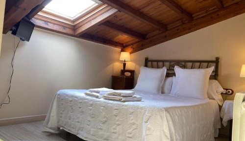 Double or Twin Room with Private Bathroom