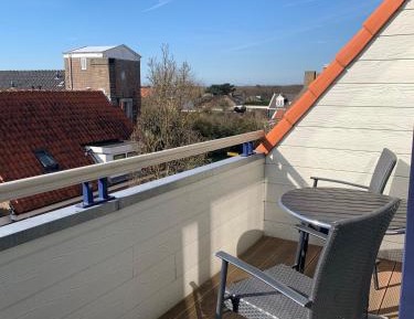 One-Bedroom Apartment with Balcony Noordstraat 6 C,D 2nd floor