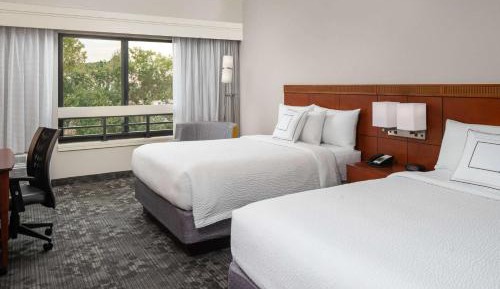 Deluxe Queen Room with Two Queen Beds