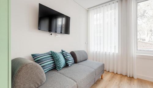 King Studio with Sofa Bed