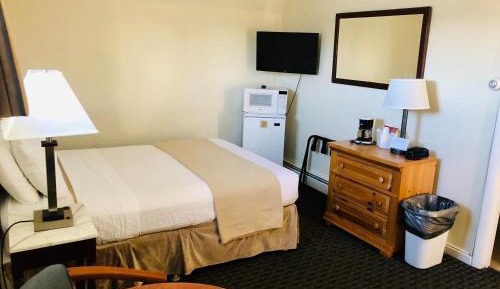 Queen Room with Partial Sea View