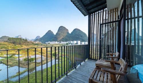 Twin Room with View
