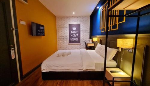 Deluxe King Room