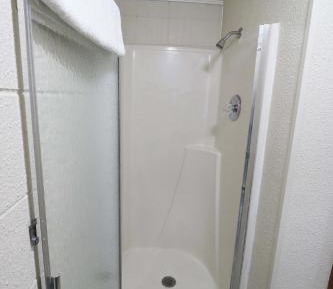 Deluxe Queen Suite
