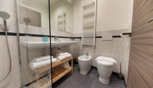 Deluxe Room (2 Adults + 1 Child)