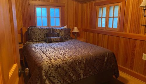 Deluxe Double Room (2 Adults + 1 Child)