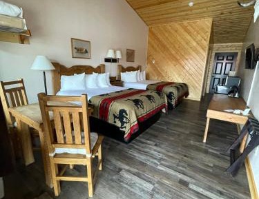 Deluxe Queen Room with Two Queen Beds
