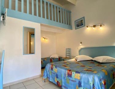 Triple Room with Terrace