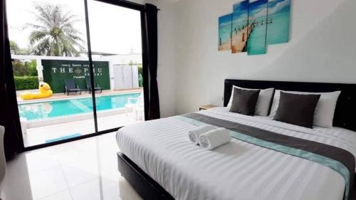 King Room with Pool View