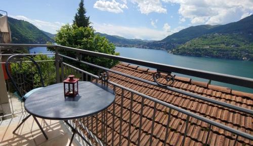 Apartment with Lake View