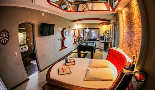 Deluxe Suite with Spa Bath