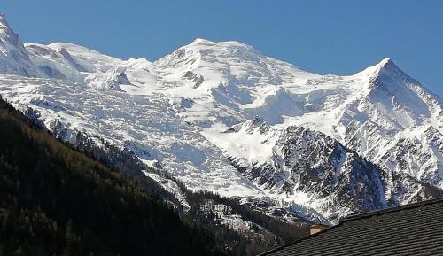 Studio with Mountain View