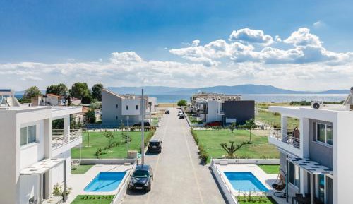 Three-Bedroom Maisonette with Private Pool 