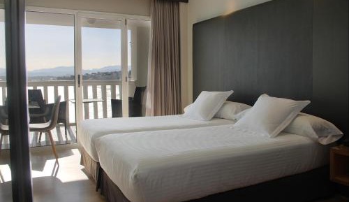 Twin Room with Terrace and Sea view  