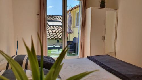 Studio Apartment with Terrace