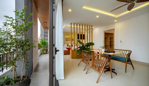 Grand Family Suite with Balcony