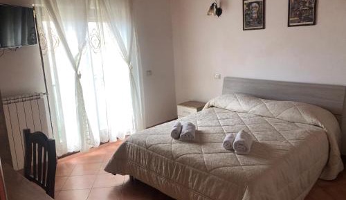 Double or Twin Room with Shared Bathroom