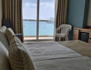 Double or Twin Room with Sea View