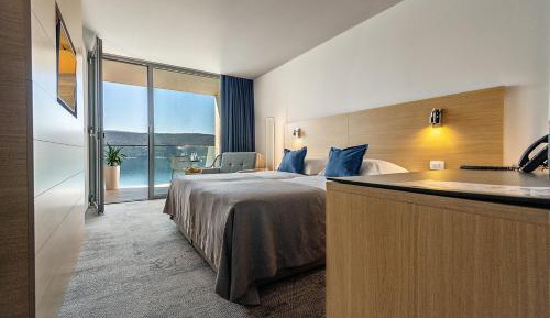 Deluxe Double or Twin Room with Sea View
