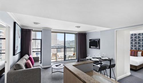 Two-Bedroom Apartment with Two Queen Beds