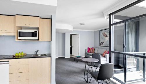 One-Bedroom Suite with One Queen Bed