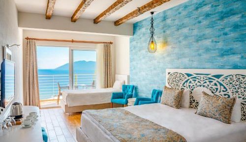 Triple Room with Sea View
