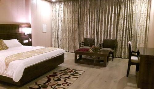 Deluxe King Room