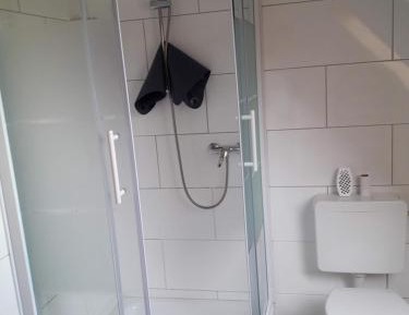 Apartment with Shower
