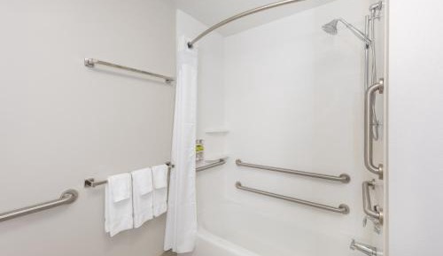 Queen Room with Two Queen Beds - Hearing Accessible/Non-Smoking