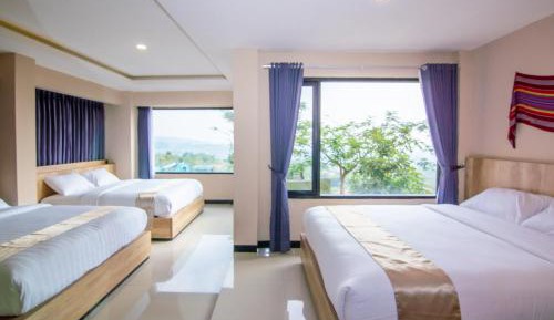 Deluxe Family Room