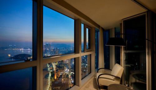 L Suite with Ocean View