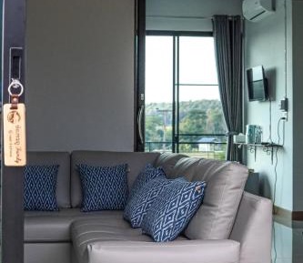 Family Room with Mountain View