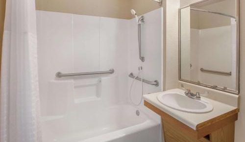 Double Room with Two Double Beds - Accessible/Non-Smoking