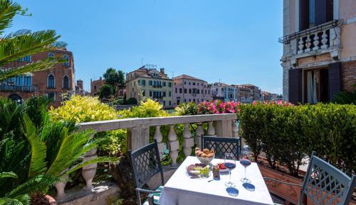 Apartment with Garden View