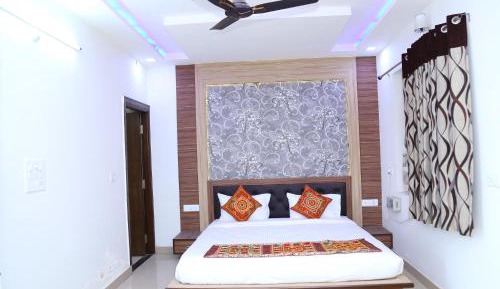 Four-Bedroom Deluxe Apartment