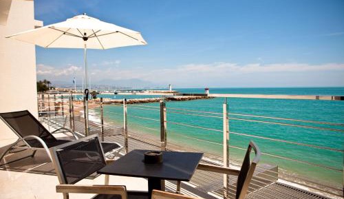 Deluxe Double Room with Balcony and Sea View