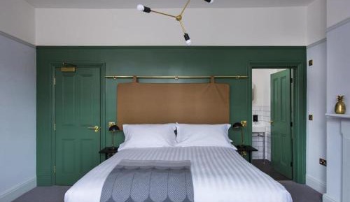 Deluxe Double Room with Shower