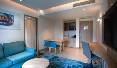 Two-Bedroom Queen Suite with Bathtub