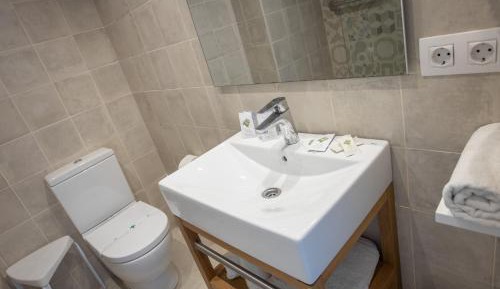 Economy Double or Twin Room
