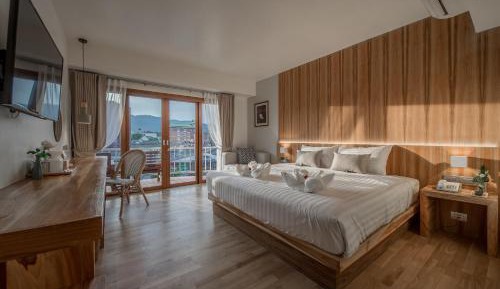Deluxe Double Room with Balcony