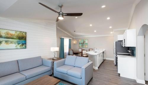 One Bedroom Lake View Deluxe Villa