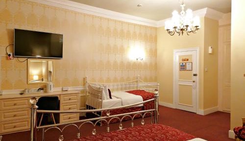 Deluxe Family Room
