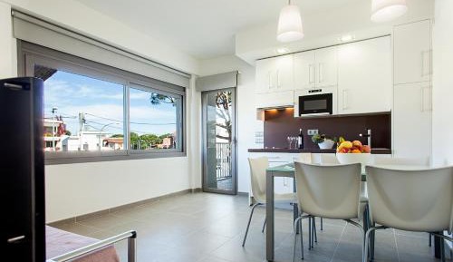 Two-Bedroom Apartment with Mountain View