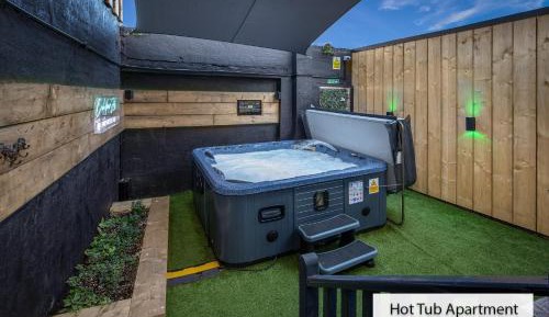 Two bed Apartment-Ground Floor-NO Seaview-Hot Tub