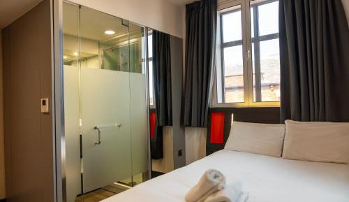 Standard Double Room with Window