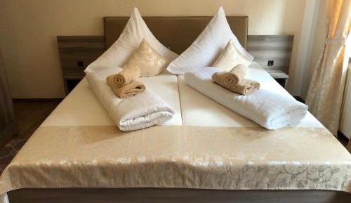Double Room with Shared Bathroom