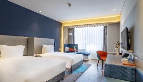 Standard Twin Room with City View