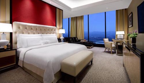 Premier Room