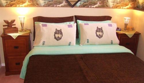 Queen Room with Glacier View
