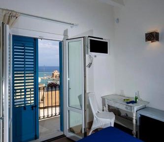 Double Room with Balcony and Sea View